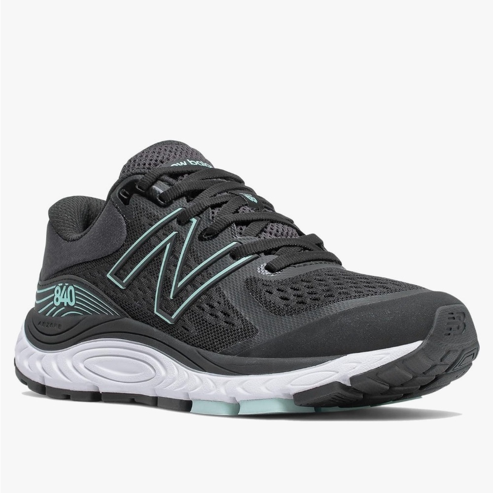 New Balance Women's 840 V5 Running Shoe; Size 9
